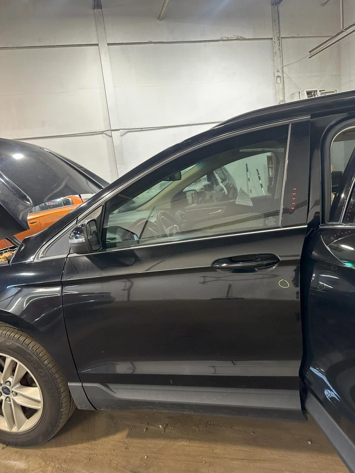 Used Front Left Door Assembly Front fits: 2016 Ford Edge tempered glass black te Foto 1 de 4
