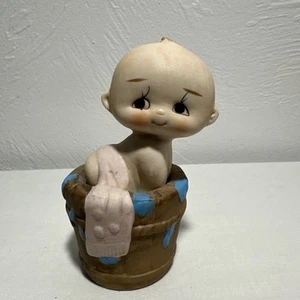Lego Porcelain Vintage Kewpie Figurine in Wooden Tub Appr. 4" Tall Taiwan - Picture 1 of 11
