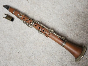 Nice, very old wooden Eb Clarinet. brown wood (flamed) unreadable maker. - Picture 1 of 22