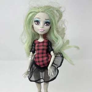 Monster High Rochelle Goyle Doll Mattel 2011 - Picture 1 of 5