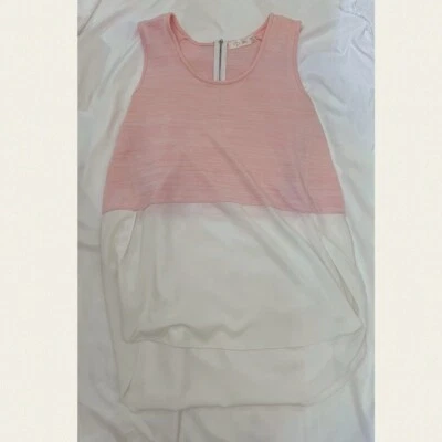 Blusa alta baja estilo RD Foto 1 de 4