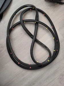 2017-2023 GMC ACADIA FRONT LEFT SIDE DOOR BODY WEATHERSTRIP SEAL RUBBER OEM - Picture 1 of 1