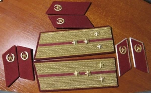 SOVIET MILITARY UNIFORM COLLAR TABS + SHOULDER BOARDS CAPTAIN of INTERNAL TROOPS - Bild 1 von 2