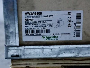 Schneider Electric W3A5406 Altivar filtre sortie sinus, var de vitesse 180A - Imagen 1 de 12