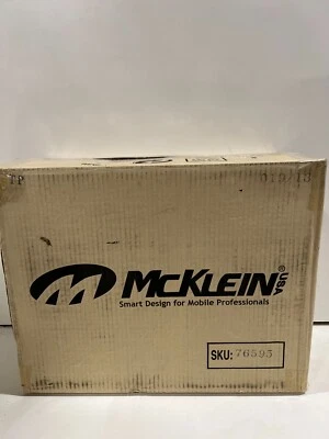 Estuche para computadora portátil McKlein Springfield negro de nailon compatible con puntos de control de 17" Foto 1 de 3