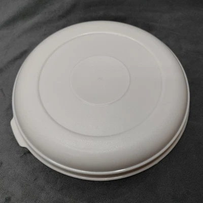 Винтажная круглая большая сменная крышка для сервина Rubbermaid 8,5 дюйма No4 миндаль No0031 - Изображение 1 из 4