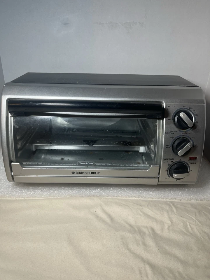 Black & Decker TRO480BS 4-Slice Countertop Toast-R-Oven – Tested Works  - Image 1 of 4