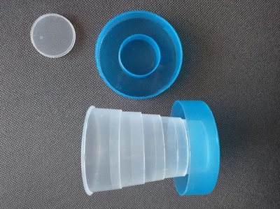 Bicchiere Tascabile Richiudibile Porta Compresse Plastica Porta Pillole - Immagine 1 di 3