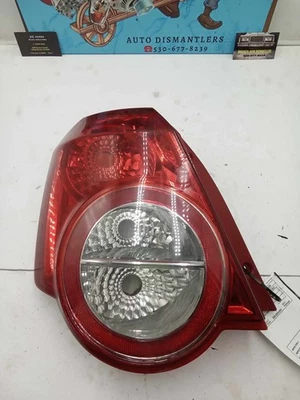 Luz trasera izquierda hatchback LH 04-08 CHEVY AVEO LADO DEL CONDUCTOR USADA OEM Foto 1 de 4