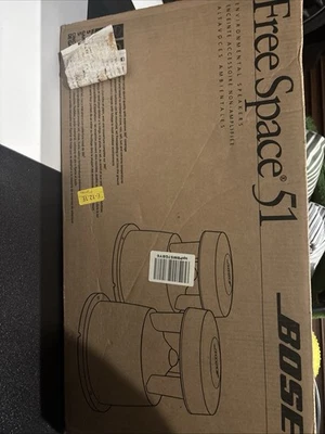 Alto-falantes externos Bose Free Space 51 Environ (par) – som 360°, resistência às intempéries - Imagem 1 de 4