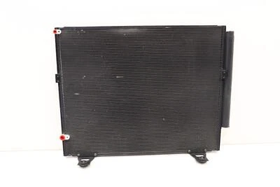 Radiador de refrigeración del motor Toyota Tundra 2014-2021 OEM 4477502480 Foto 1 de 4