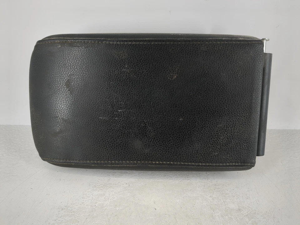 Volkswagen Jetta 2012-2017 consola central reposabrazos cubierta tapa negra YVVBR Foto 1 de 4
