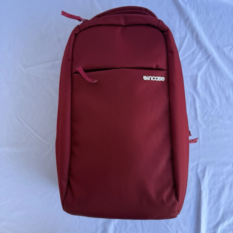 Mochila fina para laptop Incase Icon vermelha - Imagem 1 de 4