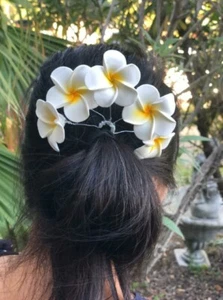 Haarnadel Plumeria Blume Party Hochzeit Bali  - Bild 1 von 2