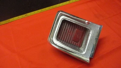 Oldsmobile Cutlass 1967 luz trasera lado izquierdo Foto 1 de 4