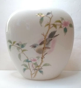 Porcelain Oval Vase, Andrea By Sadek Of Warblers, birds, apple blossom. 6"x 6.5' - Picture 1 of 11