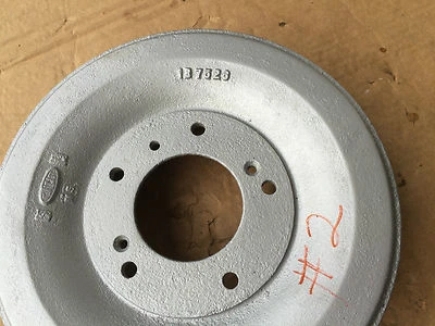 Tambor de freno acanalado con aletas Austin Healey 100-6. Se adapta a 100-6 con ruedas de alambre Foto 1 de 4