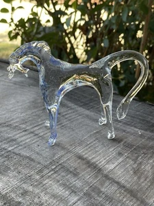 Beautiful Clear Blown Art Glass Horse Figurine W/ Blue Highlights 4”t 5.25L 1.5w - Picture 1 of 9