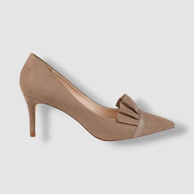 Zapatos de salón de tacón de vestir con volantes marrón de Journee Collection para mujer talla 5,5 M Foto 1 de 4