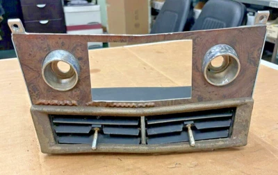 Mopar 1968 克莱斯勒 300 WOODGRAIN 空调收音机挡板 — 第 1/4 张图片