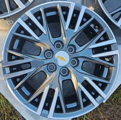 Llanta CHEVROLET TRAVERSE 2024-2025 GENUINA OEM 18" 95940 84886628 "despegue" Foto 1 de 3