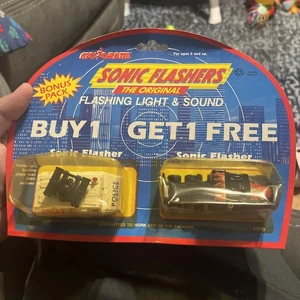 MAJORETTE SONIC FLASHERS 2 PACK WITH A Swat POLICE and truck 2390 sealed - Picture 1 of 5