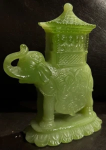 Wony Ltd. Italy Imitation Jade Elephant w Howdah Elephant Seat Excellent - Picture 1 of 3