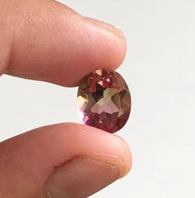 5 Cts Bi Color Tourmaline, Top Quality Bi Color Tourmaline Doublet Gemstone - Image 1 of 4