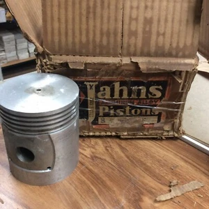 JAHNS Quality Pistons - 504S, set of 8, vintage part unknown application - Picture 1 of 3