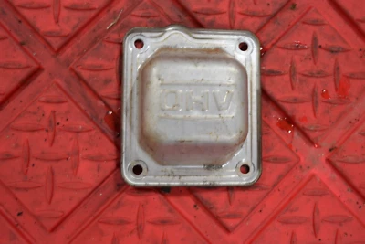 John Deere 14SB 4.5 HP Engine OEM Valve Cover - Image 1 of 4