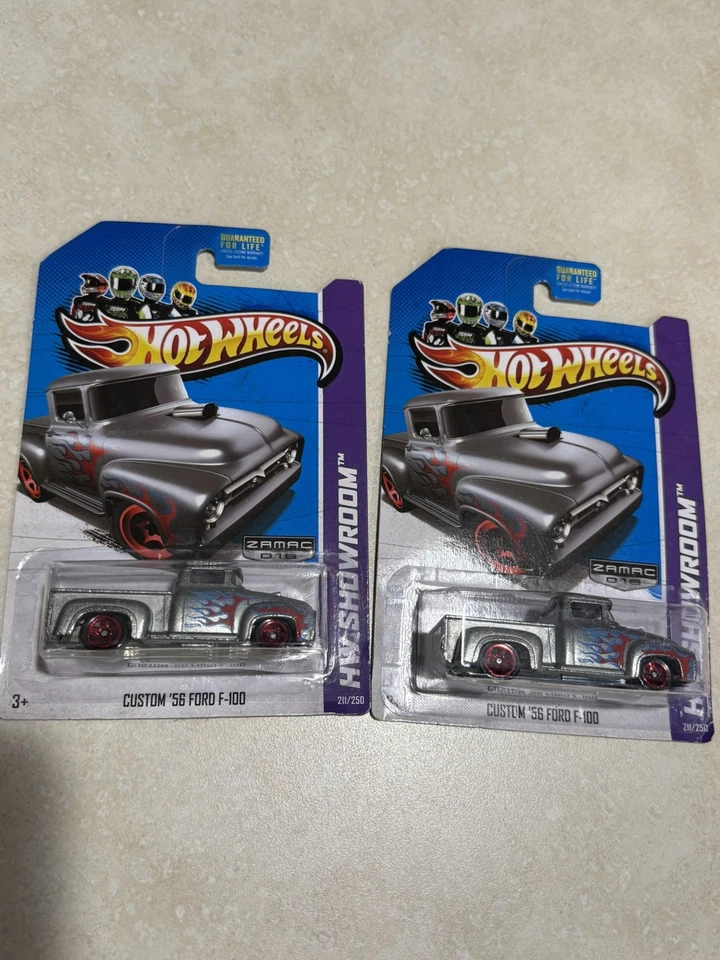 (2) Camioneta pickup Ford F-100 Hot Wheels Zamac Custom '56 Foto 1 de 4
