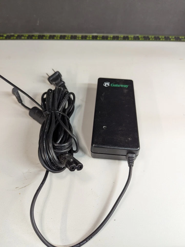 Gateway SA70-3105 AC Adapter 19v 3.68A 70W Power Supply For Gateway Solo - Image 1 of 3