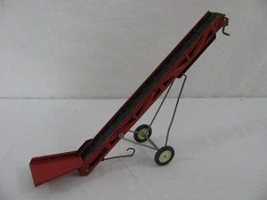 Ertl Tru Scale 1/16 Red IH Portable Elevator Farm Tractor Implement #456 VG - Picture 1 of 8