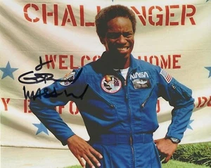 GUION GUY BLUFORD JR SIGNED AUTOGRAPH NASA ASTRONAUT SPACE 8X10 PHOTO - Picture 1 of 1