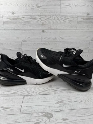 Nike Air Max 270 Mujer Talla 6.5 EE. UU. Negro Blanco Zapatos Atléticos para Correr ¡DEFECTOS! #45 Foto 1 de 4