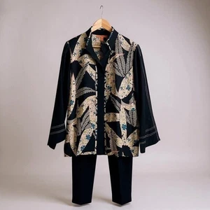 Harari 90s Vintage Sz Small 100% Silk Oversized Asian Leaf Floral Blouse Black - Picture 1 of 7