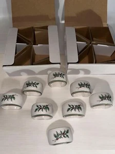 Set of 8 Nikko Christmas Napkin Rings with Holly Design - Picture 1 of 3