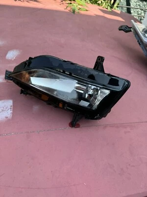 2019 2020 VOLKSWAGEN JETTA ПРАВОСТОРОННИЙ ГАЛОГЕННЫЙ ПРОТИВОТУМАННЫЙ ФОНАРЬ ОТ ОРИГИНАЛЬНОГО ПРОИЗВОДИТЕЛЯ Б/У - Изображение 1 из 4