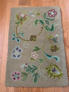 Antique Vintage Hand Hooked Rug-Traditional Floral Jacobean Design - Picture 1 of 11