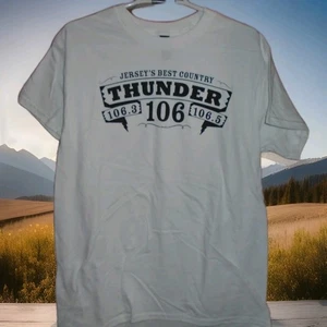 JERSEYS BEST COUNTRY THUNDER 106.5/106.3 FM TSHIRT ADULT MEDIUM-NEVER WAS WORN - Picture 1 of 2