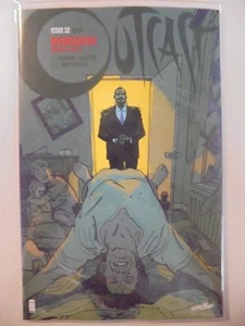 Libro de cómics Outcast #32 imagen casi nuevo - Imagen 1 de 1
