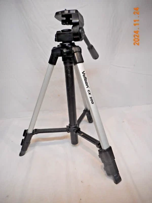 "Trípode de foto y video Velbon CX 200 ligero 16 1/2"" se extiende a 45,1"" Foto 1 de 4