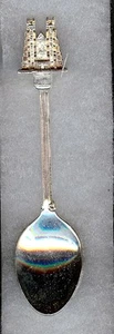 #86) SILVER PLATED TEA SPOON MOULDED BUILDING CATHEDRAL ABBEY CHURCH TWO TOWERS  - Picture 1 of 1