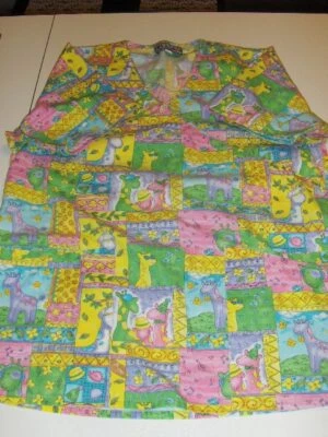 T.L.C. giraffe scrub top - Small - Image 1 of 3