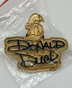 2004 LANYARD SERIES - Golden DONALD DUCK Autograph - Disney Character Pin (349) - Picture 1 of 1