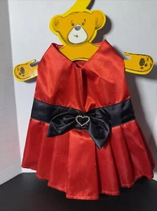 Vestido rojo Build A Bear Workshop con lazo y corazón con aspecto de diamante con percha - Imagen 1 de 5