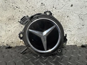 MERCEDES E CLASS W238 COUPE REAR BOOTLID BADGE WITH CAMERA A0997500300 - Picture 1 of 3