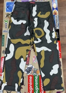Pantalone SUPREME pelle mimetica 5 tasche verde mimetico taglia "30" A/I 2019 - vendita al dettaglio $600 - Foto 1 di 12