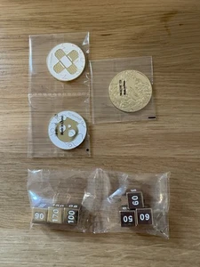 Pokémon Tcg Charizard Premium Box Metall Münzen/Token und Würfel Set nie benutzt - Bild 1 von 5