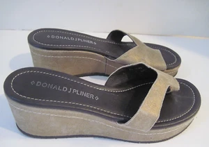 Donald J Pliner Salya Wedge Sandals Distressed Metallic Gold Leather Size 6 M - Picture 1 of 6